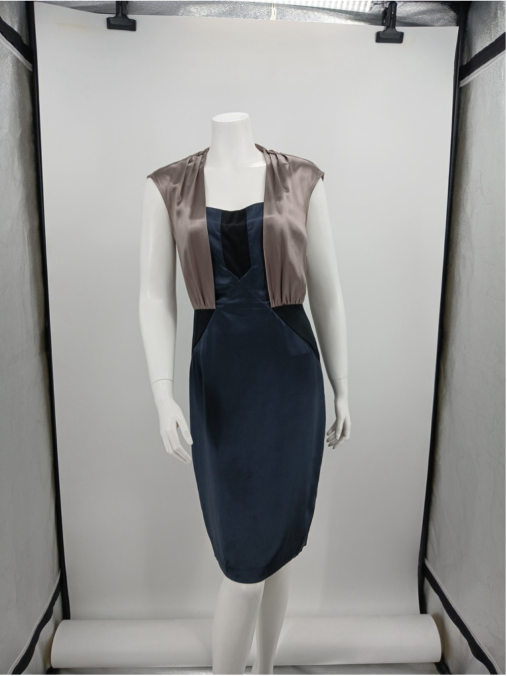 Diane Von Furstenberg Aldwyn Dress Size 6 Blue Sheath Knee Length Cap Sleeve